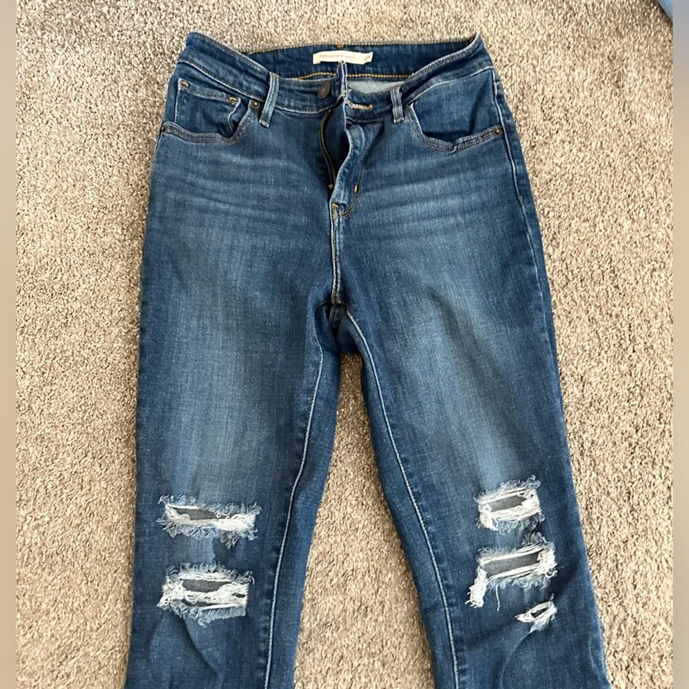 Levis High Rise Skinny - Picture 2 of 10